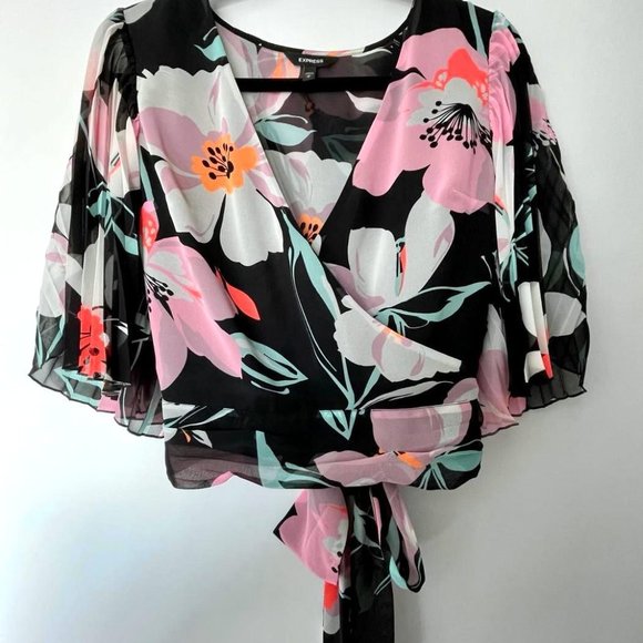 Express Pleated Kimono-Sleeve Top in Black Floral, Size Medium - Picture 4 of 8